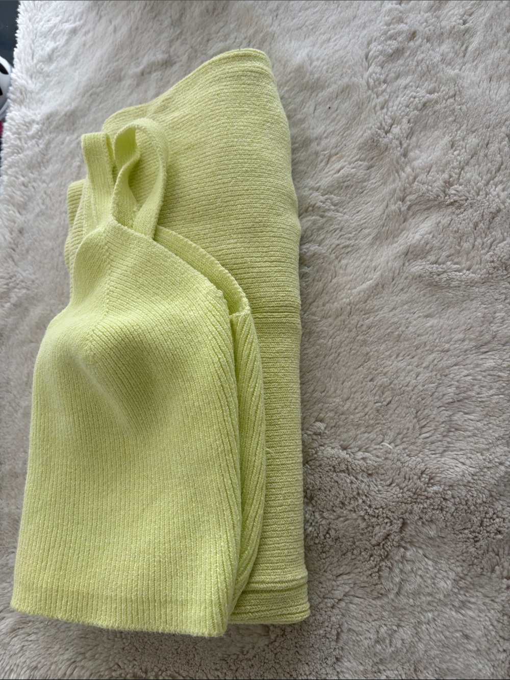Light Yellow Ribbed V-Neck Sweater Crop - Picture 10 of 10